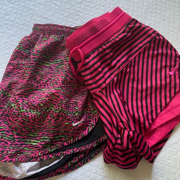 2 pair Nike athletic shorts size M - Picture 1 of 5